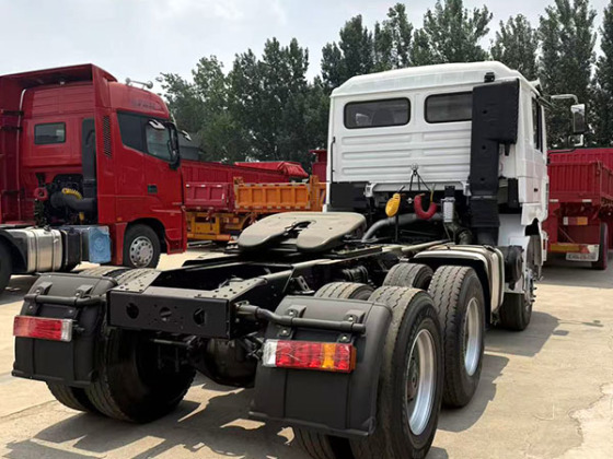 Shacman F3000 6x4 Tractor - 图片 3